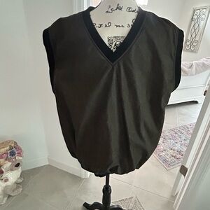 Roche Black Sleeveless V-Neck Sweater Vest